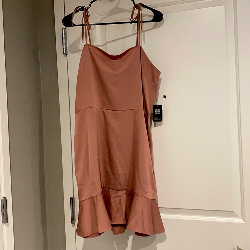 Strappy Salmón Dress. Perfect for summer and perfect for fall with great layers!